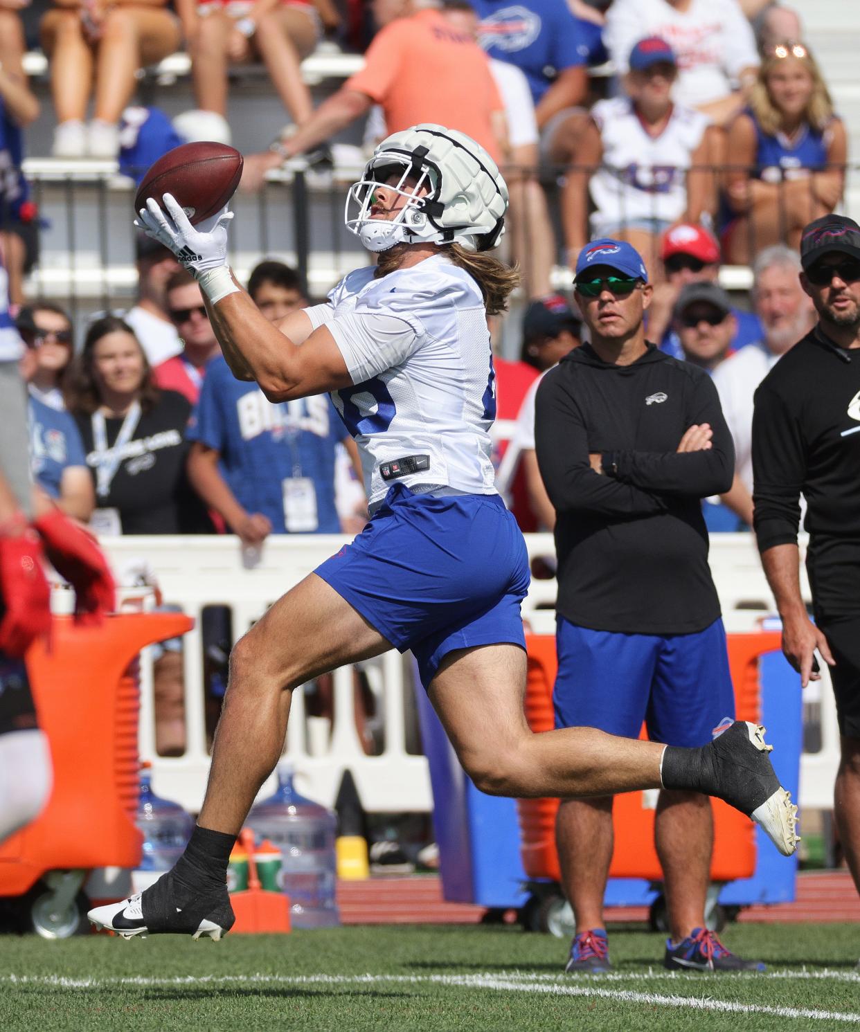 Bills tight end Joel Wilson makes an over the shoulder catch during practice.