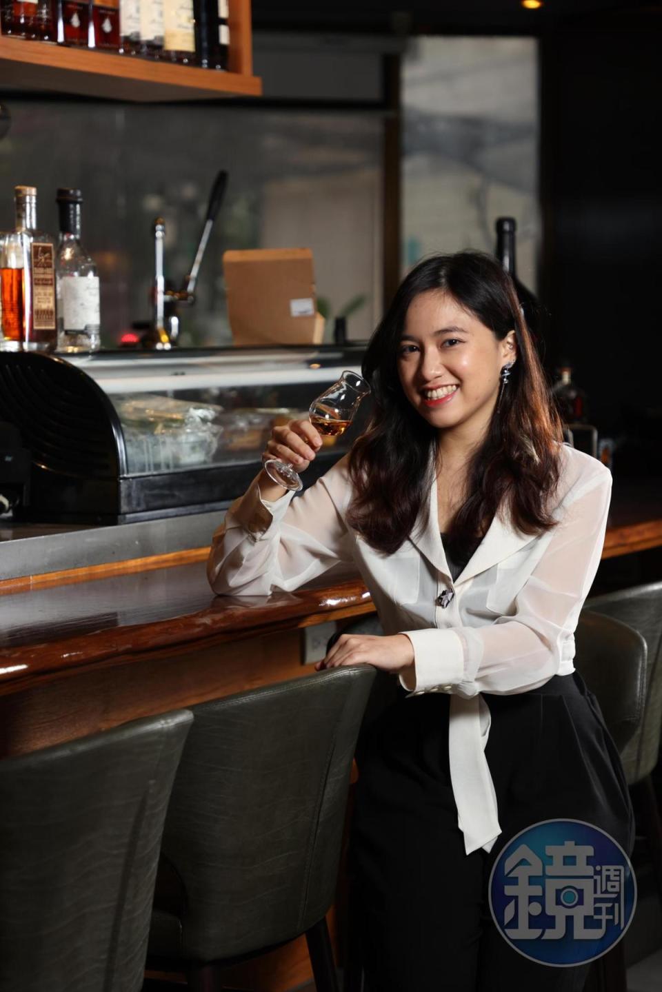 「OLE Rum Bar and Tapas」蘭姆酒專業講師賴衣琳的味覺敏銳，詮釋起酒款生動迷人。