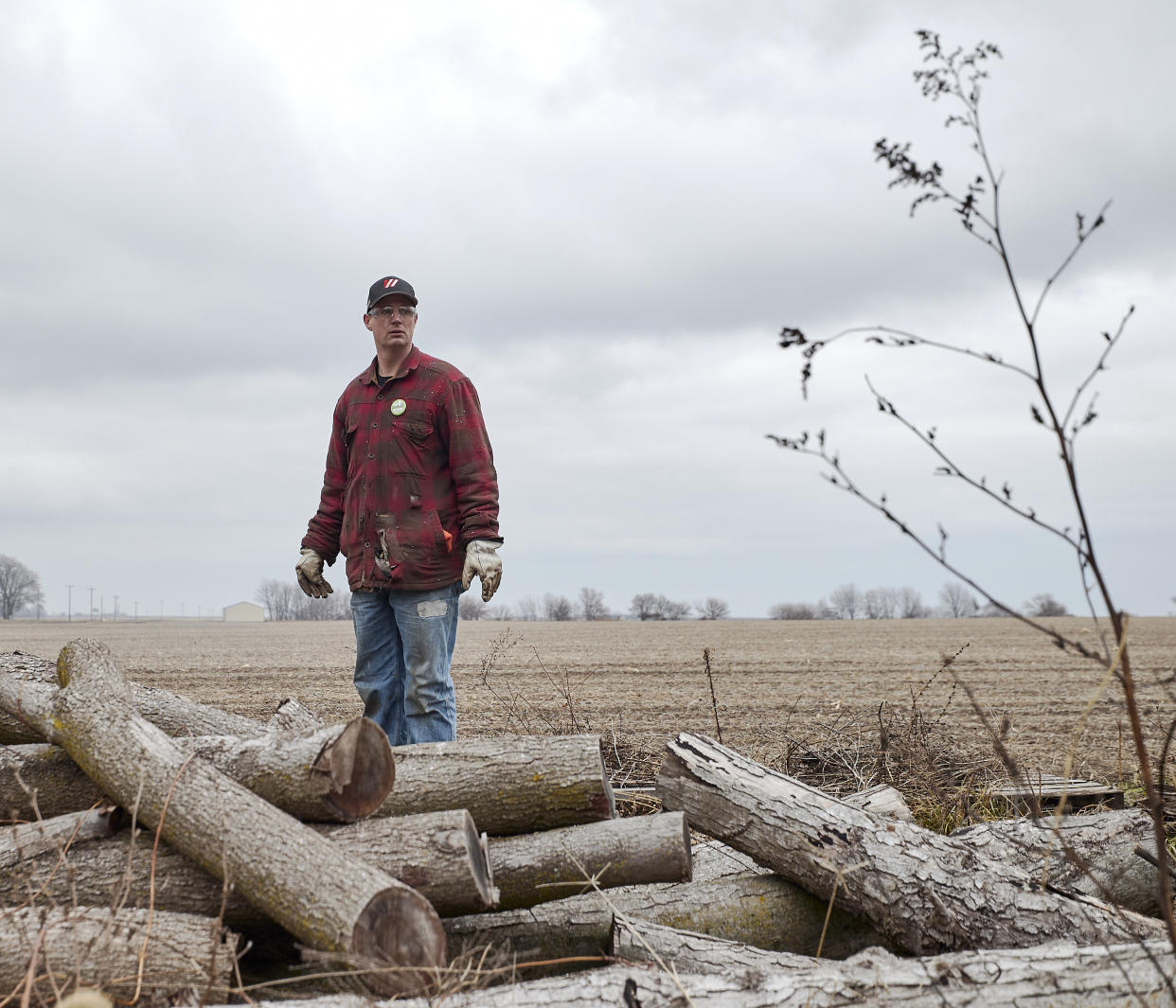 Brendan Burton de Ospur, Illinois, un trabajador metalúrgico y agricultor, recibe con beneplácito la idea de la granja eólica y los empleos que traería al área. (Mustafa Hussain/The New York Times)
