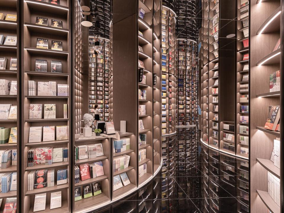 Dujiangyan Zhongshuge - Bookstore in Chengu, China - X-Living