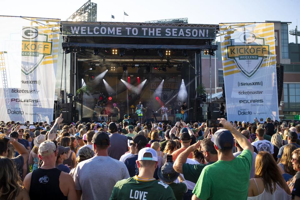 Jake Owen performed for the Green Bay Packers' Kickoff Weekend in Lambeau Field's eastside parking lot in 2021. This year's concert with Train will be on the other side of the stadium.