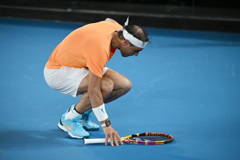 El momento en el que Rafael Nadal siente un fuerte dolor en la cadera izquierda