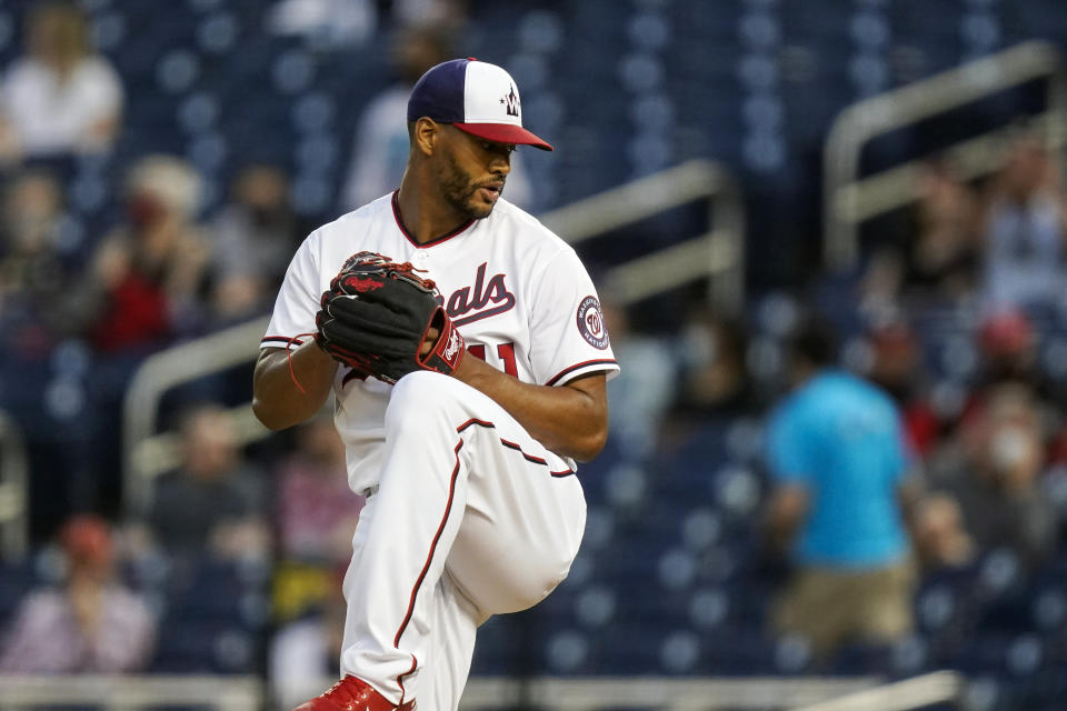 Washington Nationals starting pitcher Joe Ross throws during the fourth inning of baseball game against the Atlanta Braves at Nationals Park, Tuesday, May 4, 2021, in Washington. (AP Photo/Alex Brandon)