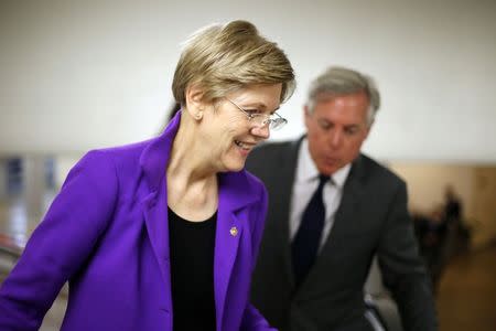 U.S. Senator Elizabeth Warren arrives for a vote on whether to overturn a presidential veto of the Keystone XL pipeline, at the U.S. Capitol in Washington, March 4, 2015. REUTERS/Jonathan Ernst