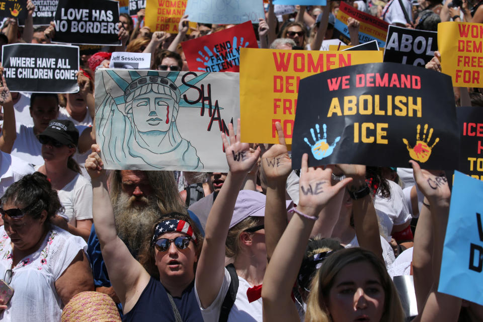 <p>Hundreds of women march during a rally calling for “an end to family detention” and in opposition to the immigration policies of the Trump administration in Washington, D.C., June 28, 2018. (Photo: Jonathan Ernst/Reuters) </p>