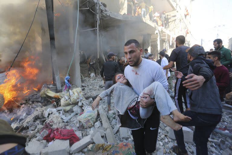 Los regímenes islámicos miran con cautela los pasos a dar frente a la guerra en Gaza. (AP/Hatem Ali)