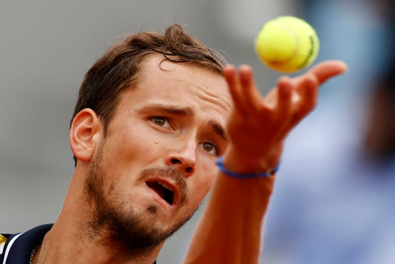 El ruso Daniil Medvedev durante su partido de tercera ronda del Abierto de Francia ante el estadounidense Reilly Opelka, Roland Garros, París, Francia