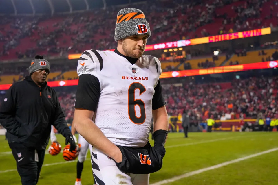 Cincinnati Bengals quarterback Jake Browning (6) walks for the locker room after the fourth quarter of the NFL Week 17 game between the Kansas City Chiefs and the Cincinnati Bengals at Arrowhead Stadium in Kansas City, Mo., on Sunday, Dec. 31, 2023. The Chiefs won 25-17 to clinch the AFC West Championship.