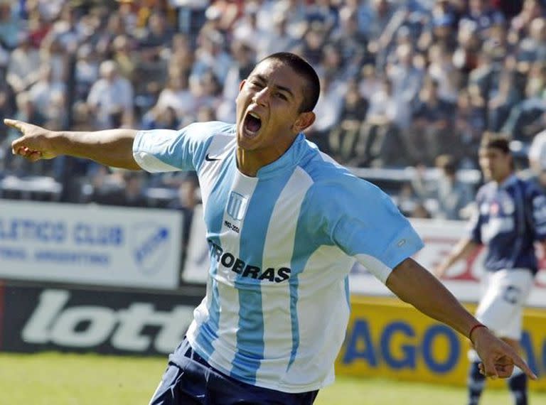 El festejo de su único gol en Racing en la temporada 2005/06.