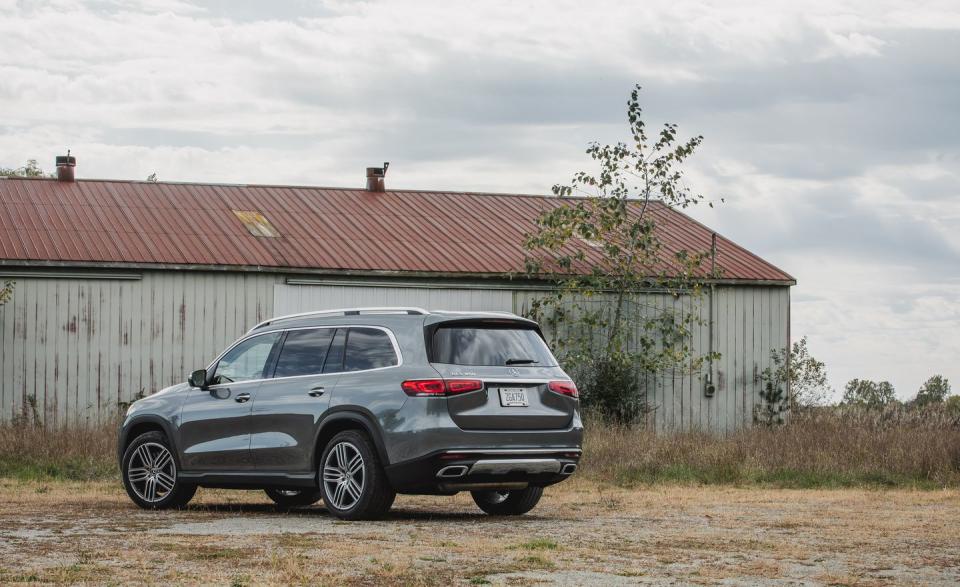 <p>2020 Mercedes-Benz GLS450</p>