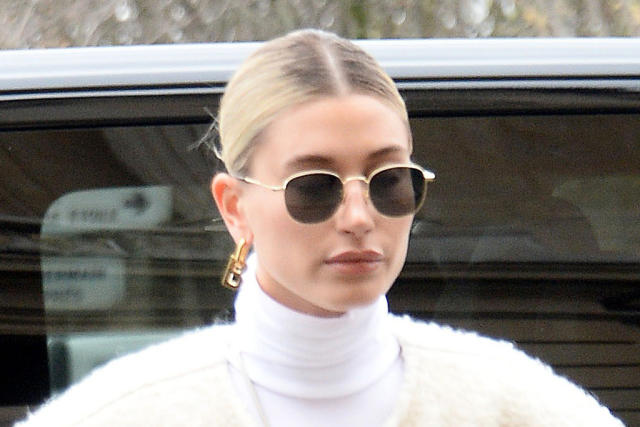 Hailey Baldwin White Crop Top Street Style 2023