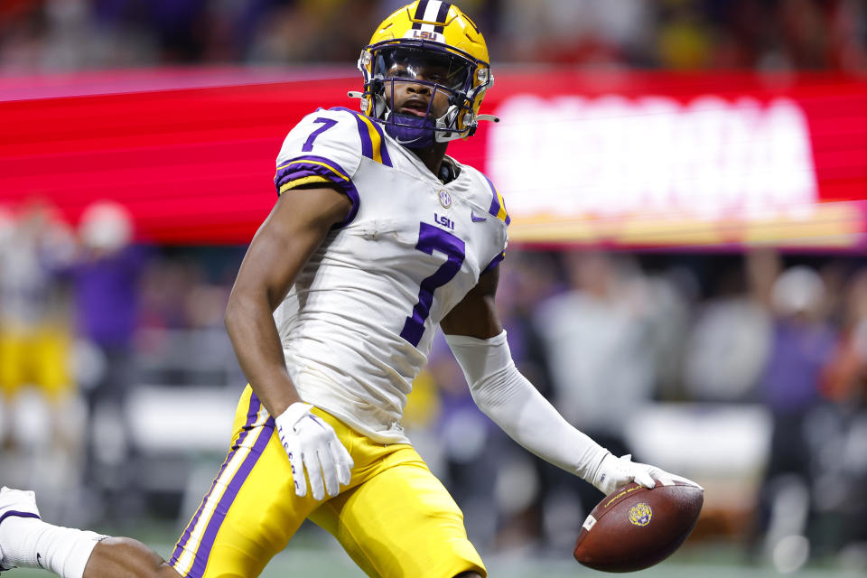 ATLANTA, GA - DECEMBER 3: Kayshon Boutte #7 of the LSU Tigers catches a touchdown against the Georgia Bulldogs during the first half of the SEC Championship game at Mercedes-Benz Stadium on December 3, 2022 in Atlanta, Georgia.  (Photo by Todd Kirkland/Getty Images)