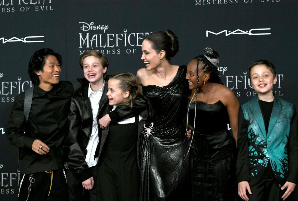 Pax Thien Jolie-Pitt, Shiloh Nouvel Jolie-Pitt, Vivienne Marcheline Jolie-Pitt, Angelina Jolie, Zahara Narley Jolie-Pitt and Knox Leon Jolie-Pitt