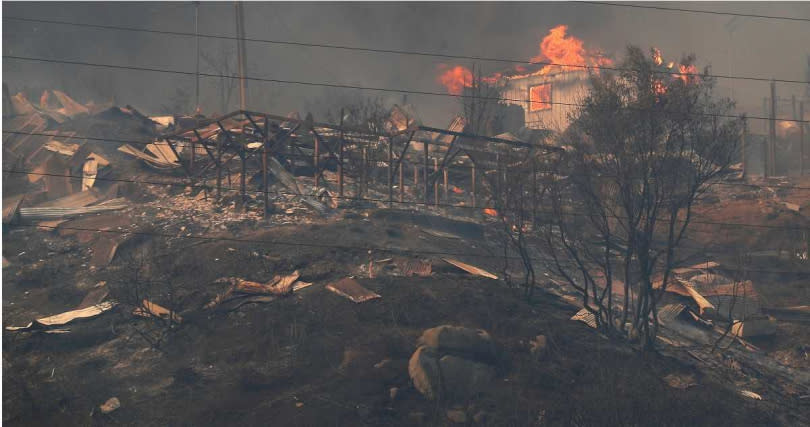 智利遭到猛烈野火肆虐，全國共有92起森林大火還未被撲滅，至今已造成至少46人喪命。（圖／達志／路透社）