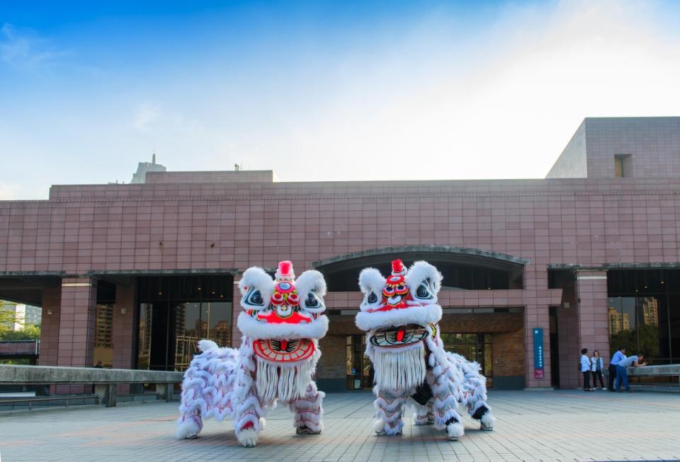 年初五雙獅陣將於高美館、兒美館及內惟藝術中心快閃演出。   圖：高雄市立美術館/提供