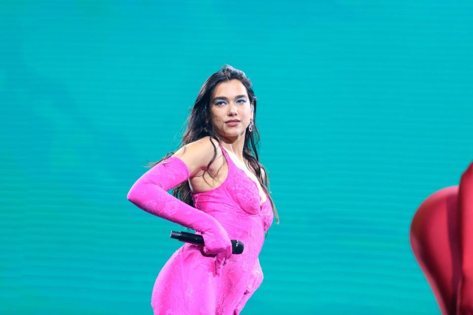 Dua Lipa pink catsuit future nostalgia tour amsterdam