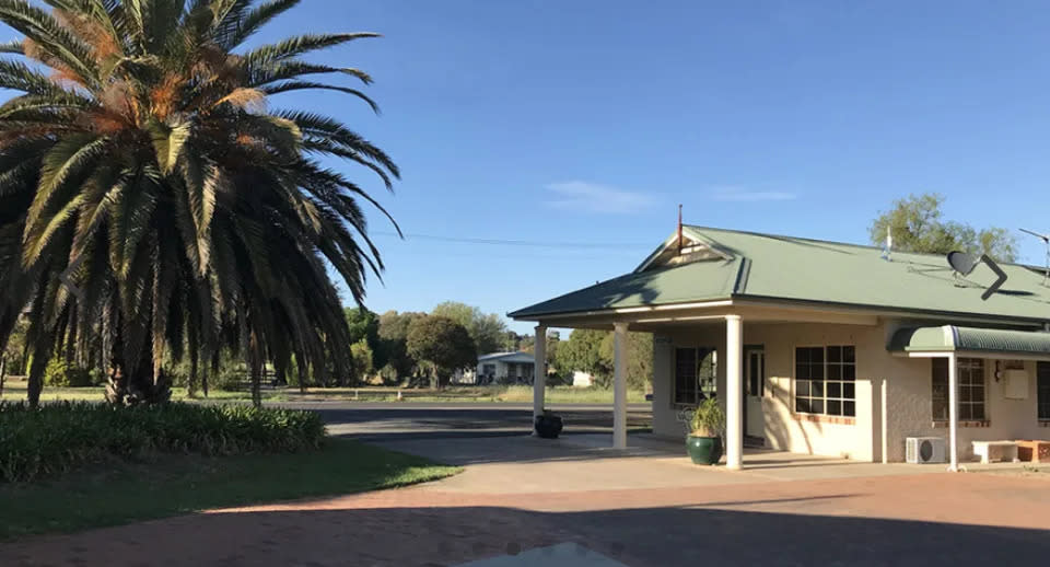 Police were called to the Country Gardens Motor Inn in Cowra on Tuesday after reports a toddler had been attacked by two dogs. Source: Country Gardens Motor Inn
