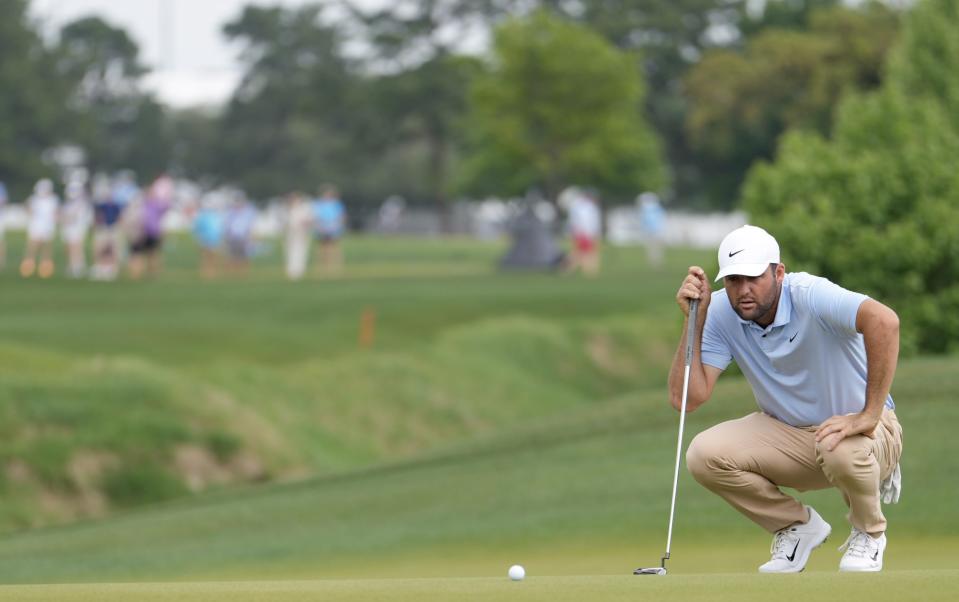 Scottie Scheffler on the green