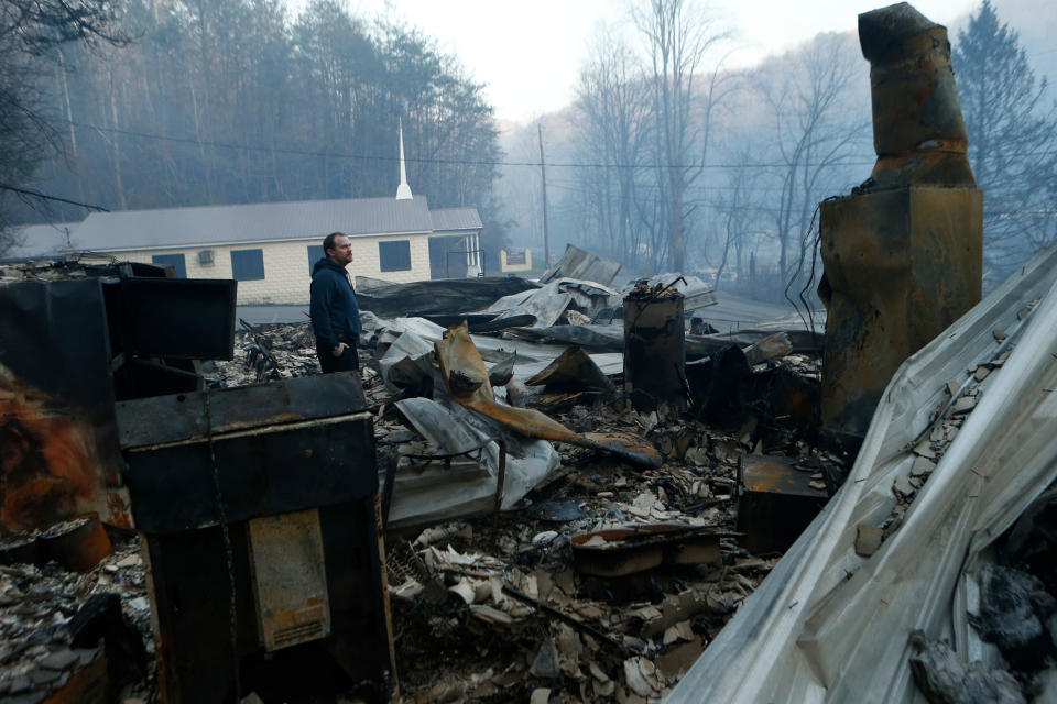 Great Smoky Mountains wildfires ravage Gatlinburg, Tenn.