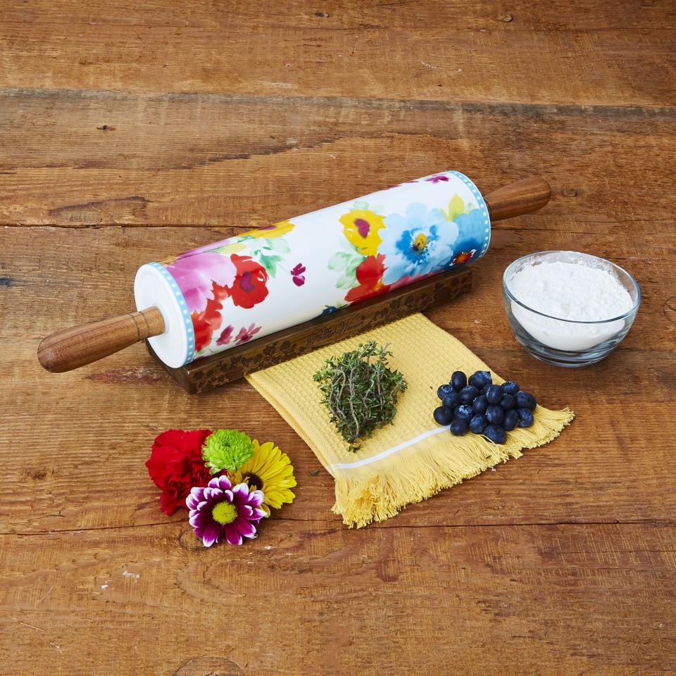 3) The Pioneer Woman Breezy Blossom Ceramic Rolling Pin