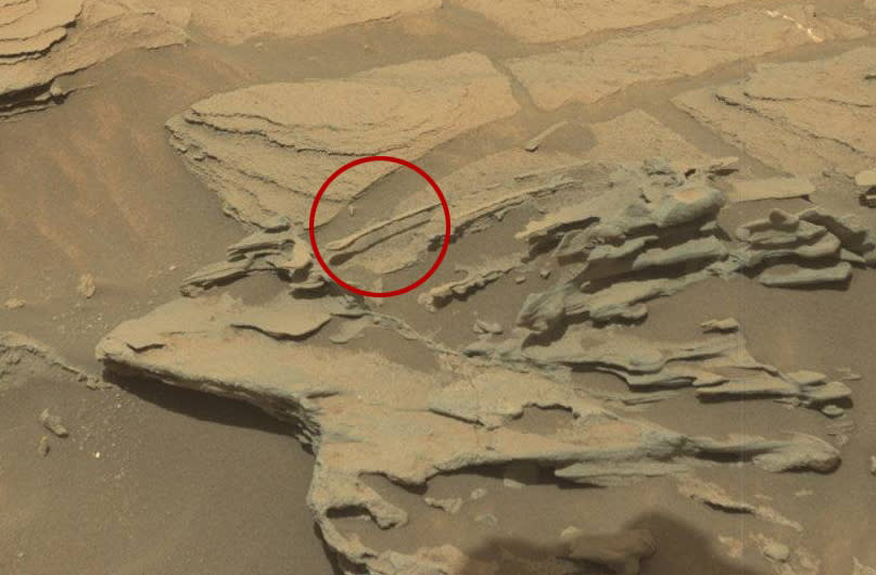 Is that really a floating spoon on Mars? No, but this photo from NASA's Mars rover Curiosity this week does show a weird rock that looks like a floating spoon. It was likely sculpted by Martian winds, NASA says.