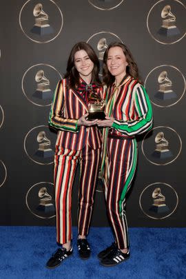 Rebecca Lovell and Megan Lovell of Larkin Poe