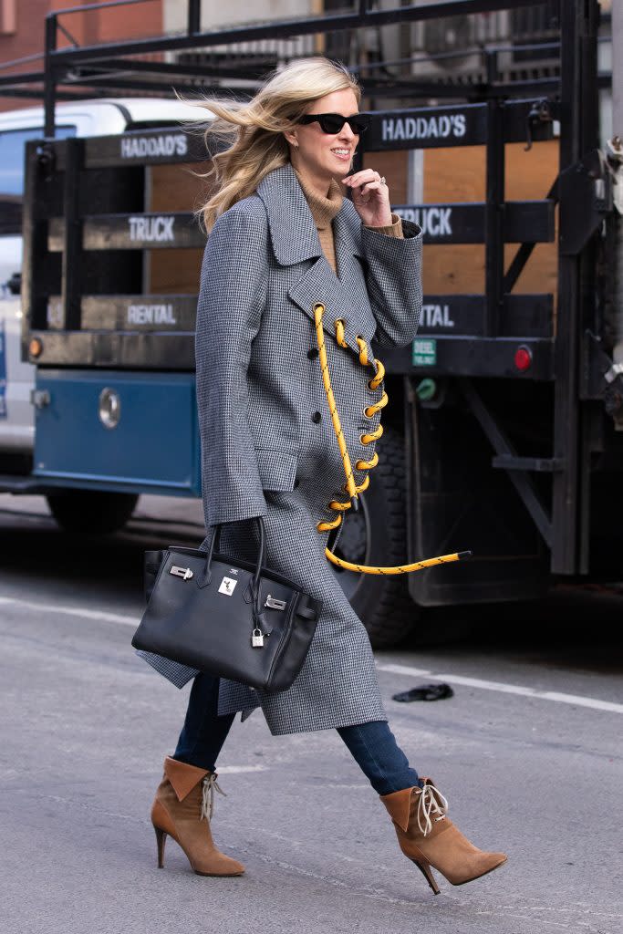 Nicky Hilton gets lunch with Paris Hilton in New York City on January 25, 2022. - Credit: RCF / MEGA