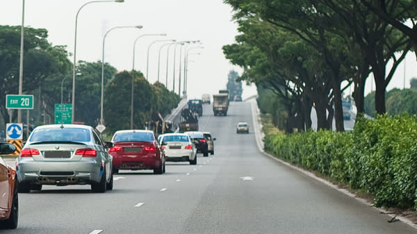 Expressways claim a 25-percent share of reported road accidents in Singapore. (Burnpavement.com)