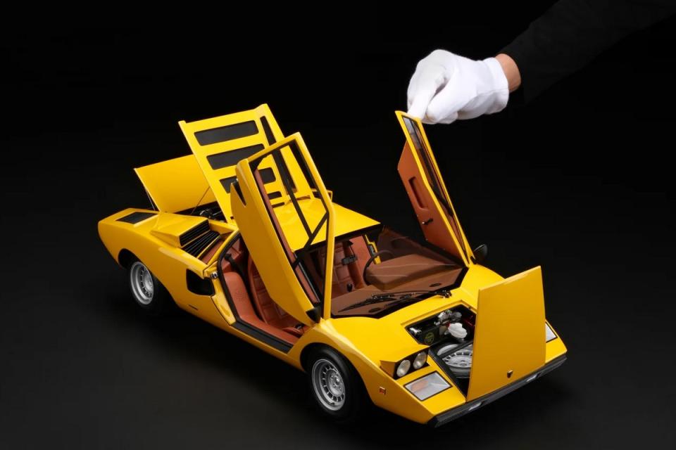 Amalgam的Lamborghini Countach 1：8模型售價近2萬美元。