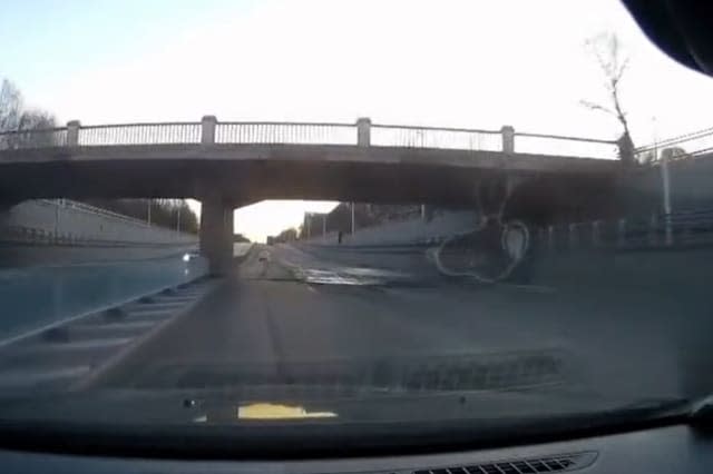 Water splashed onto car windscreen freezes within seconds in northern China