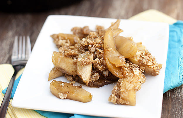 <strong>Get the <a href="http://www.bunsinmyoven.com/2012/10/28/apple-crisp-baked-in-a-cast-iron-skillet/" target="_blank" rel="noopener noreferrer">cast iron skillet apple crisp recipe</a> from Buns in My Oven.</strong>