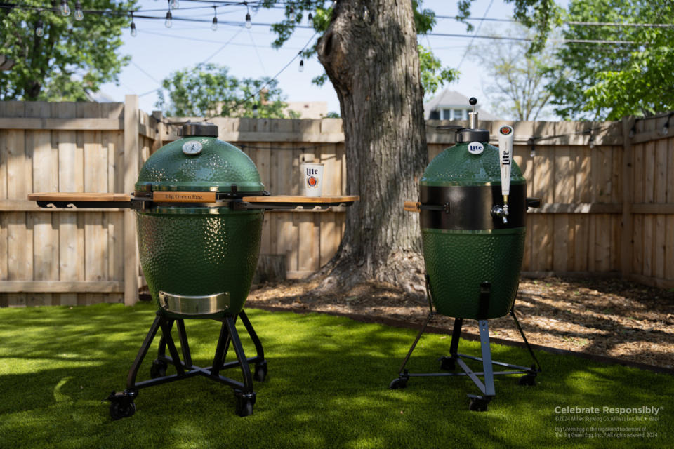 Big Green Kegg Meets Big Green Egg<p>Miller Lite</p>