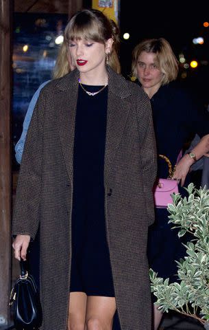 <p>BeautifulSignatureIG / Shutterstock / SplashNews</p> Taylor Swift and Greta Gerwig