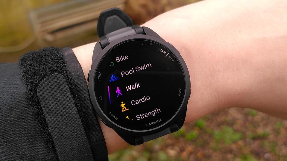 Activity tracking modes on Garmin Forerunner 165