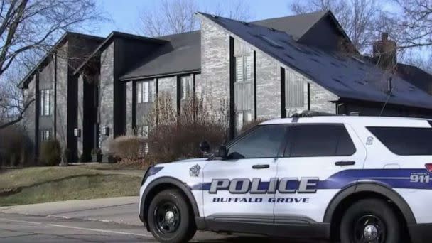 PHOTO: Buffalo Grove police investigate after 5 found dead in a home in Buffalo Grove, Ill., on Nov. 30, 2022. (ABC News)