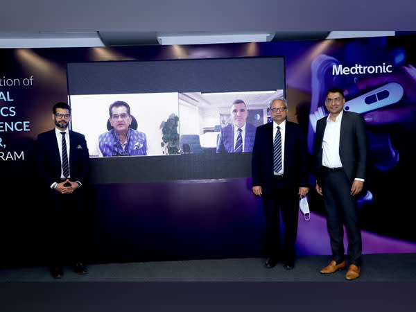 Anshumaan Yadava, Amitabh Kant, Kevin Falzon, Dr. BK Rao & Madan Krishnan inaugurating Medtronic SREC