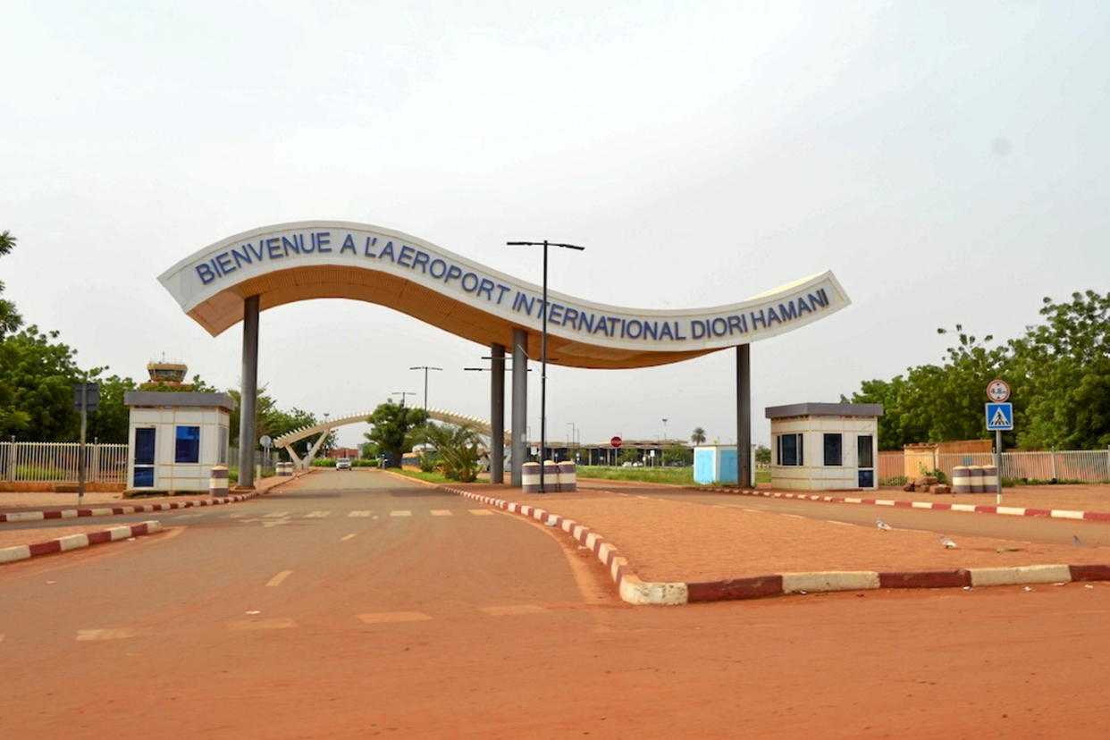 Des compagnies aériennes desservant Niamey, capitale du Niger, ont décidé de ne plus embarquer de passagers français vers cette destination.  - Credit:CHINE NOUVELLE/SIPA