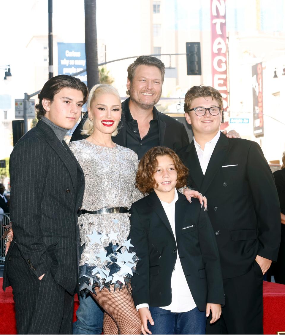 Stefani and Shelton with her kids, Kingston Rossdale (far left), Apollo Rossdale, and Zuma Rossdale