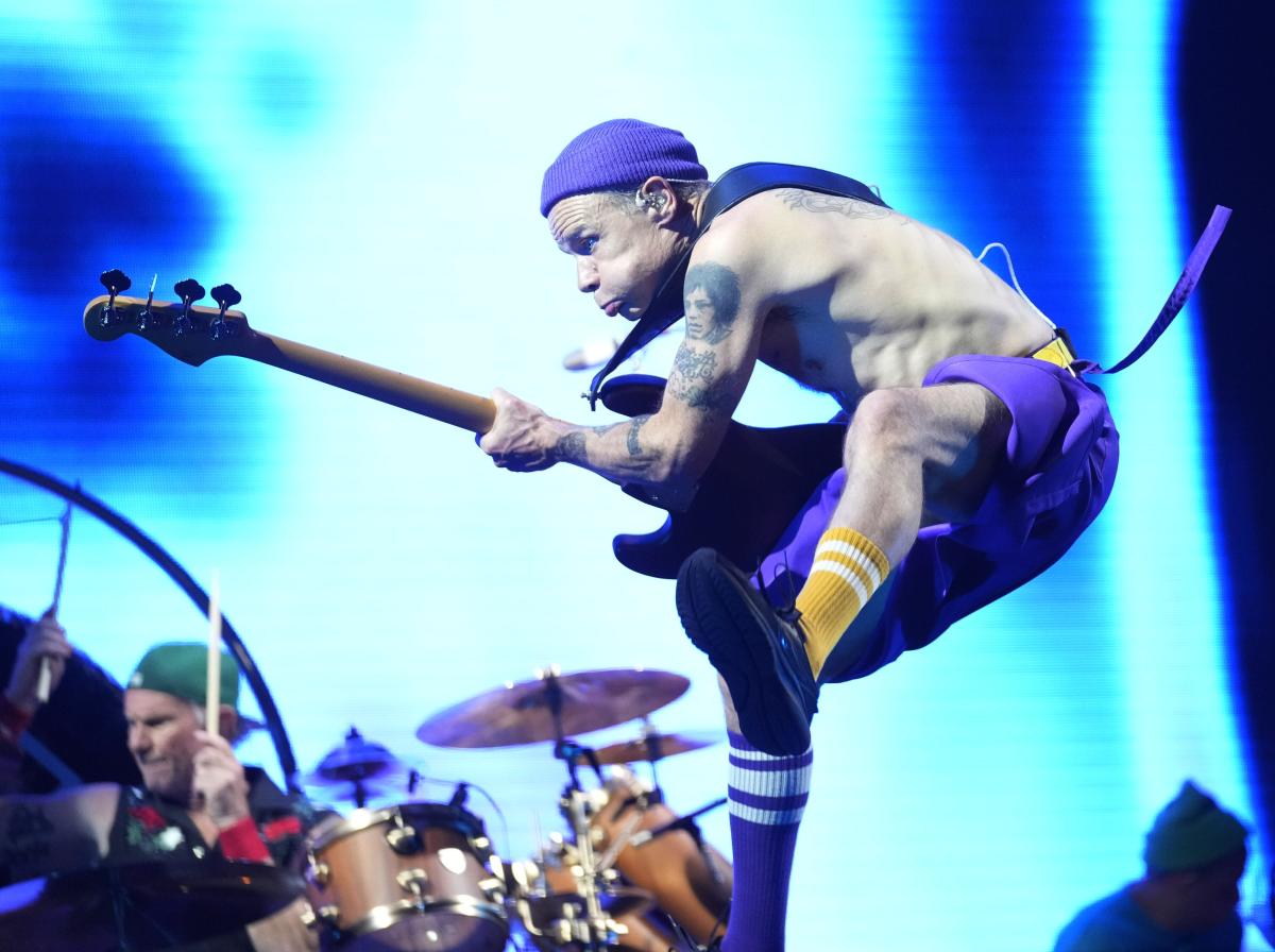 Red Hot Chili Peppers Phoenix setlist Here's what they played — and didn't