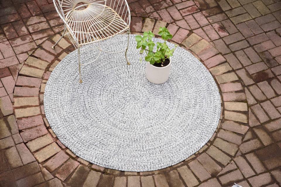 4) Wynn Braided Indoor/Outdoor Area Rug