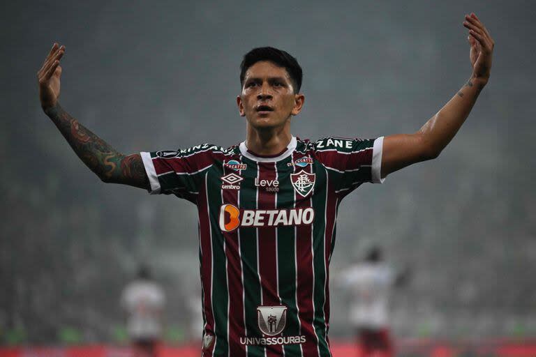 Fluminense's Argentine forward German Cano celebrates after scoring a goal during the all-Brazilian Copa Libertadores semifinals first leg football match between Fluminense and Internacional, at the Maracana stadium, in Rio de Janeiro, Brazil on September 27, 2023. (Photo by CARL DE SOUZA / AFP)