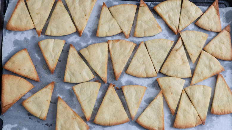 baked pita chips