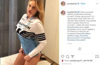 Anna Falchi posta un'altra foto per la vittoria delle Aquile. L'attrice ha inoltre promesso: "Nuda se la Lazio vince lo scudetto". E i tifosi sperano...