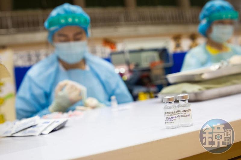 林氏璧認為長者疫苗覆蓋率若衝不上來，台灣遲早會付出代價。（示意圖，本刊資料照）