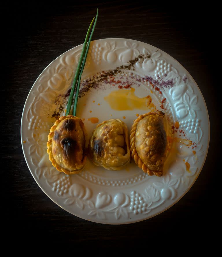 Las empanadas se cocinan en horno de barro