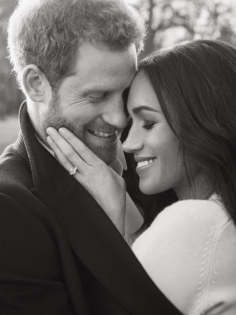 This intimate moment was captured by photographer Alexi Lubomirski. (Photo: Twitter/KensingtonRoyal)