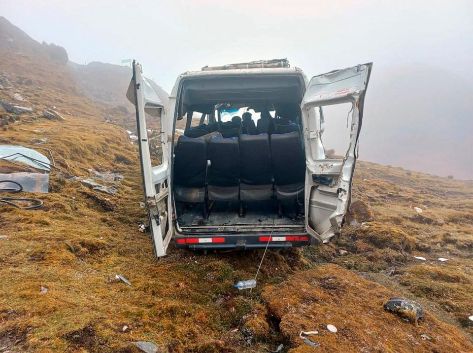 4 Dead, 16 Injured When Tourist Bus Drives Off a Cliff in Peru After Machu Picchu Trip