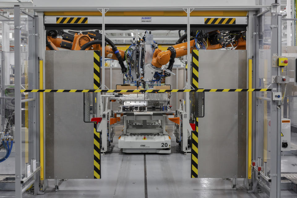 Producción de baterías en la planta de BMW en Spartanburg, Carolina del Sur, el 19 de octubre de 2022. (Juan Diego Reyes/The New York Times)