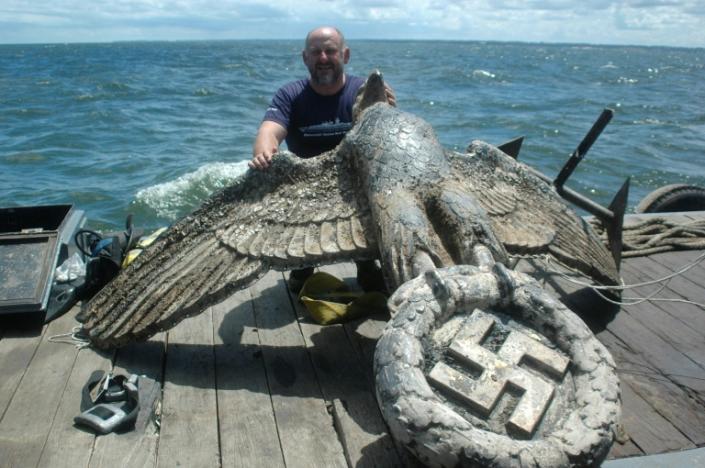 این عقاب در سال 2006 از کشتی نازی 