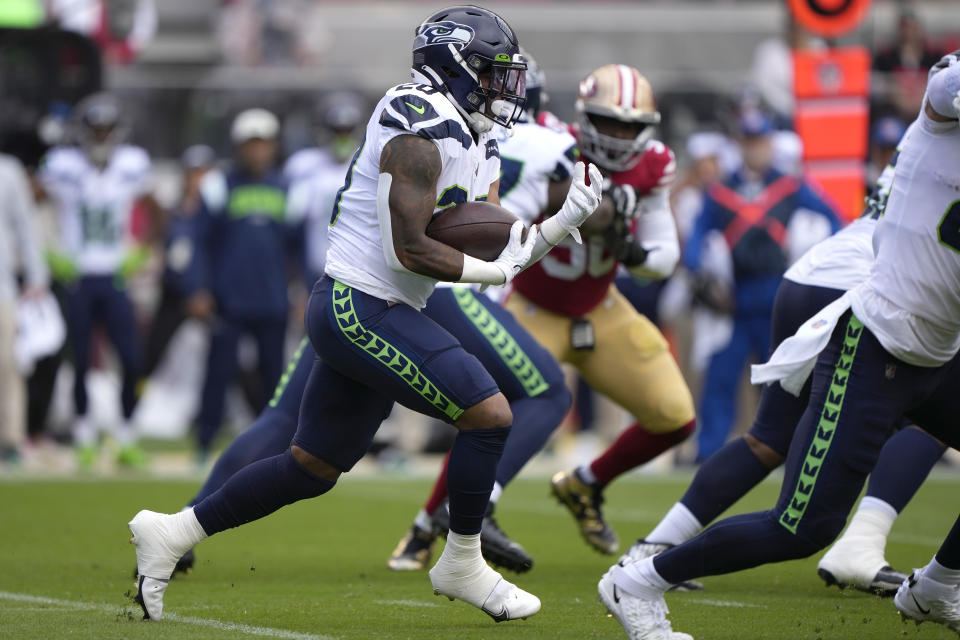 Seahawks RB Rashaad Penny could be a decent FLEX play in fantasy this week.